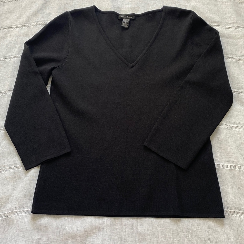 Susan Lewis 90s v-neck blouse.